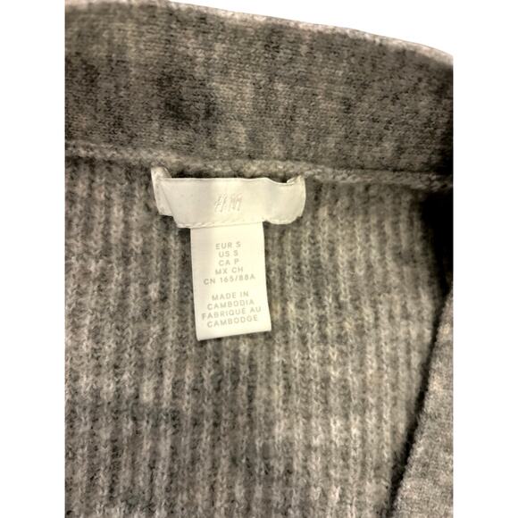 H&M angora like cozy oversized cardigan size small - Picture 3 of 8